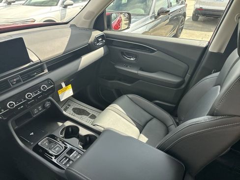 Used 2024 Honda Pilot EX-L image 6