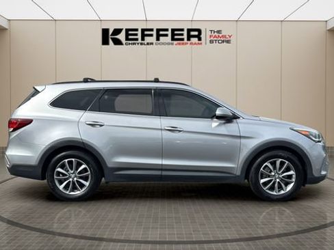 Used 2018 Hyundai Santa Fe SE image 6