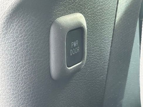 Used 2024 Toyota Sienna XLE image 23