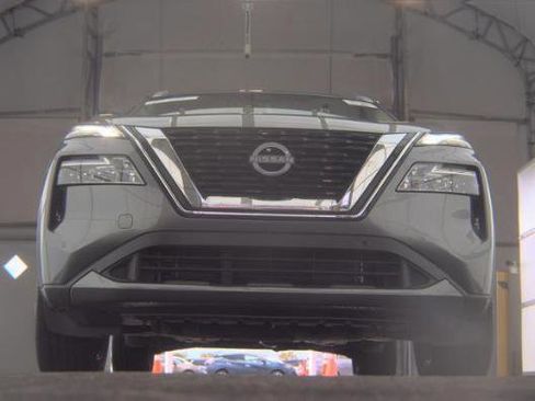 Used 2023 Nissan Rogue SL w/ SL Premium Package FWD image 3