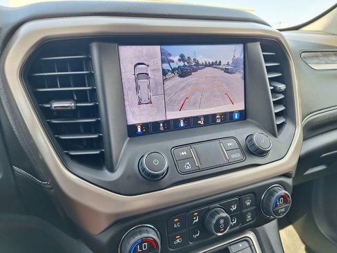 Used 2023 GMC Acadia Denali w/ Denali Ultimate Package FWD image 25