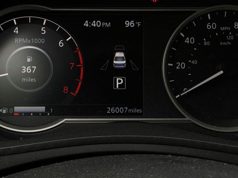 Used 2025 Nissan Versa SV FWD image 34