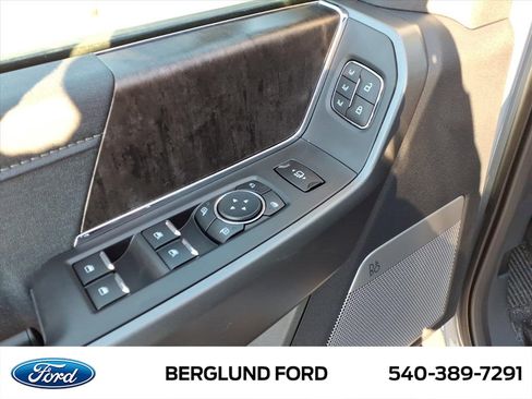 New 2026 Ford F550 4x4 Crew Cab image 9