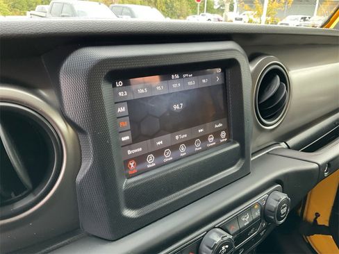 Used 2020 Jeep Wrangler Sport image 21