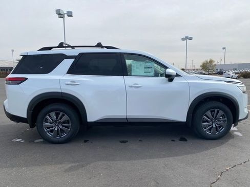 New 2025 Nissan Pathfinder SV w/ Black Appearance Package image 7