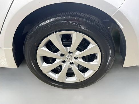 Used 2023 Toyota Corolla LE FWD image 9