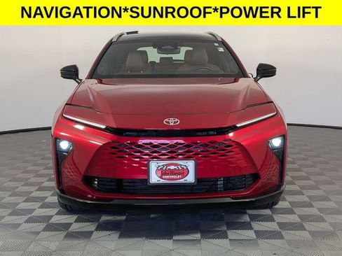 Used 2025 Toyota Crown Signia w/ Advanced Technology Package image 3