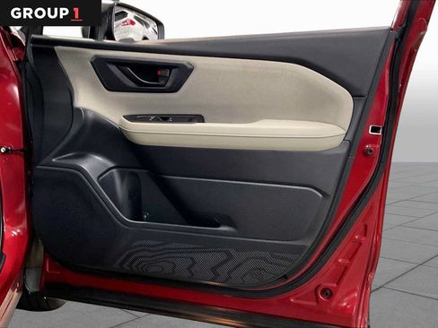 Used 2026 Subaru Forester AWD/4WD image 21