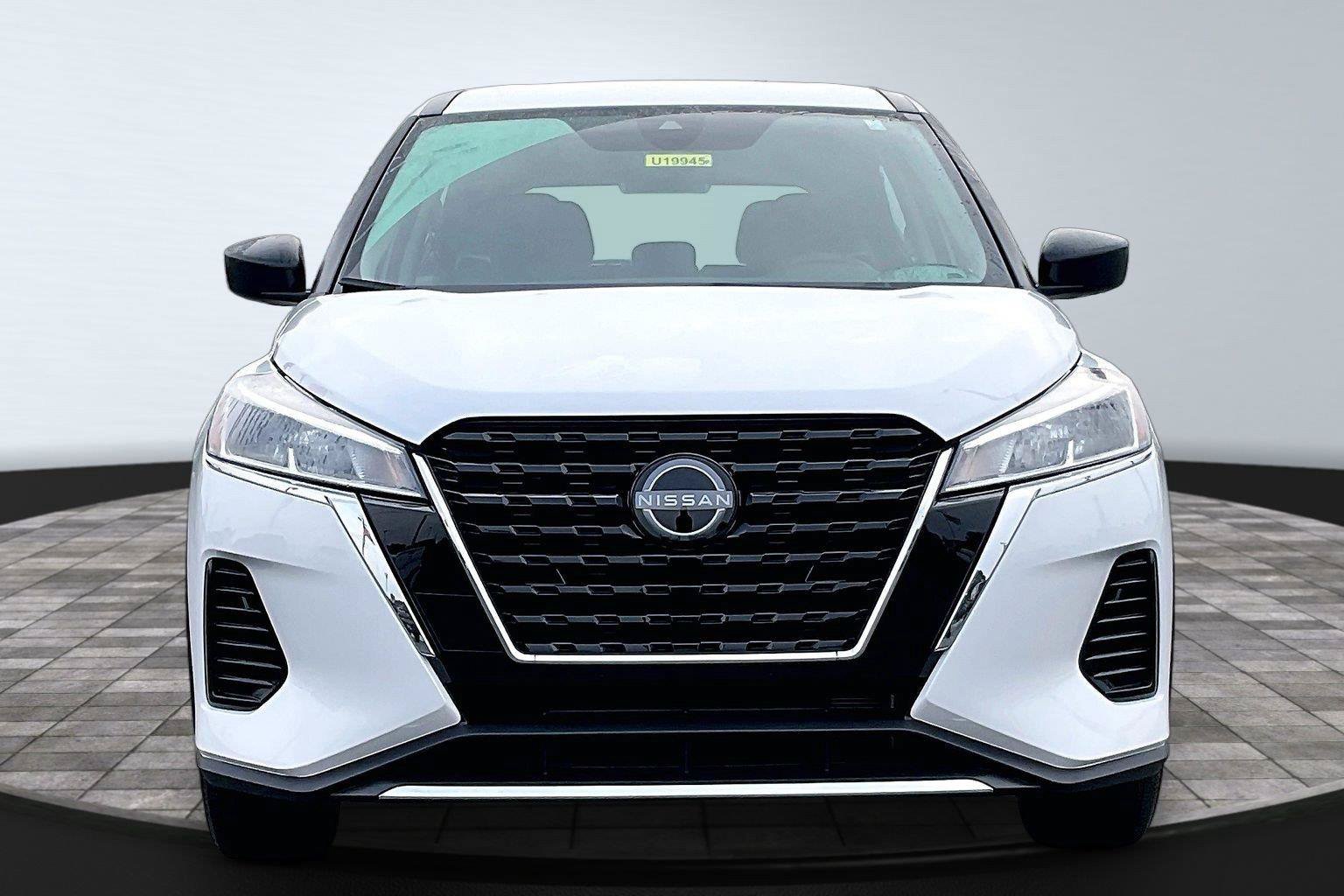 Certified 2025 Nissan Kicks Play S FWD image 2