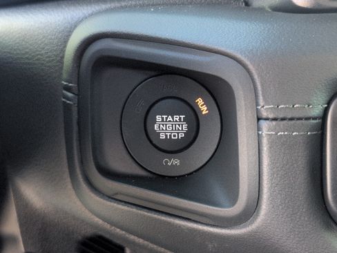 Used 2025 Jeep Wrangler Unlimited Rubicon AWD/4WD image 22
