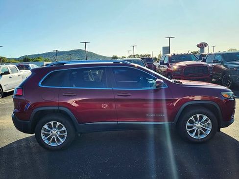 Used 2019 Jeep Cherokee Latitude w/ Popular Appearance Group AWD/4WD image 22