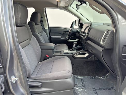 Used 2025 Nissan Frontier SV w/ Tow Package RWD image 15
