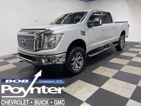 Used 2018 Nissan Titan SV w/ SV Convenience Package AWD/4WD image 1