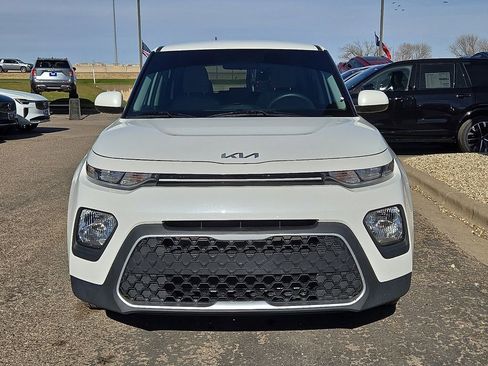 Used 2022 Kia Soul LX image 9