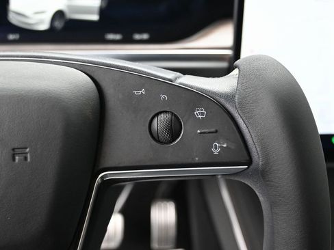 Used 2022 Tesla Model X image 19