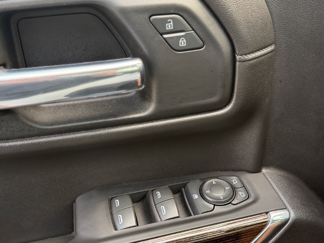 Used 2022 GMC Sierra 1500 Elevation w/ LPO, Elevation Black Package AWD/4WD image 16