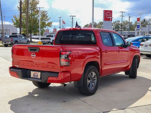 Certified 2025 Nissan Frontier SV image 19