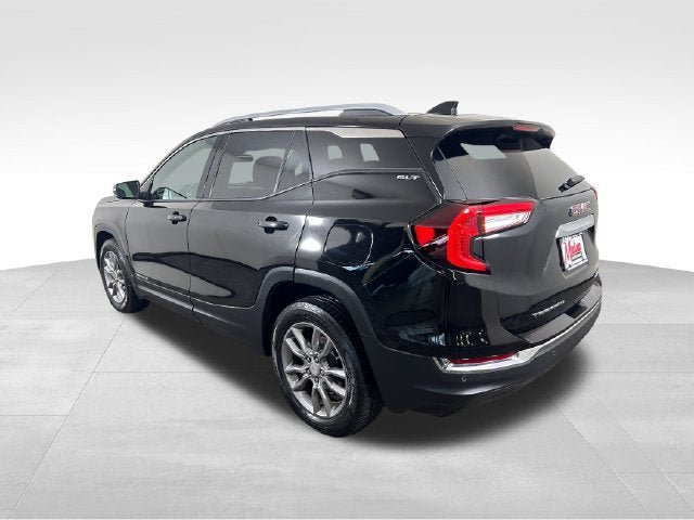 Used 2022 GMC Terrain SLT w/ Tech Package AWD/4WD image 3