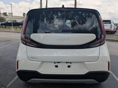 Certified 2025 Kia Soul LX w/ LX Technology Package