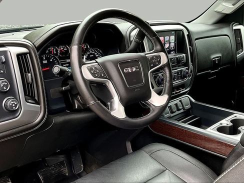 Used 2018 GMC Sierra 1500 SLT w/ SLT Preferred Package AWD/4WD image 18