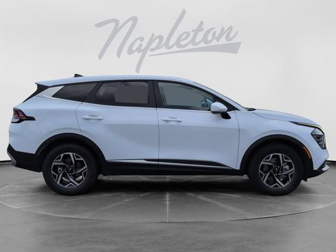 Used 2025 Kia Sportage LX FWD image 9