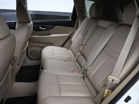 Used 2015 Nissan Rogue SL FWD image 11