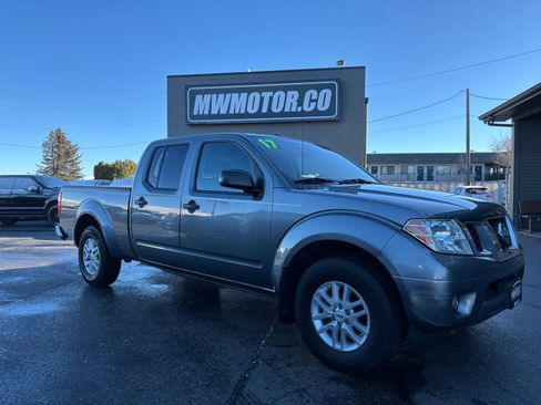 Used 2017 Nissan Frontier SV w/ SV Value Truck Package AWD/4WD image 1