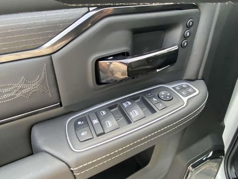 Used 2024 RAM 2500 Limited image 28