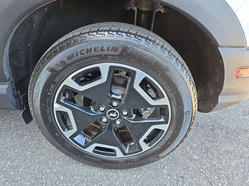 Used 2023 Ford Bronco Sport Outer Banks w/ Tech Package AWD/4WD image 32