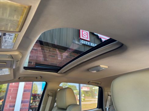 Used 2014 Toyota Tundra Limited w/ Limited Premium Package AWD/4WD image 11