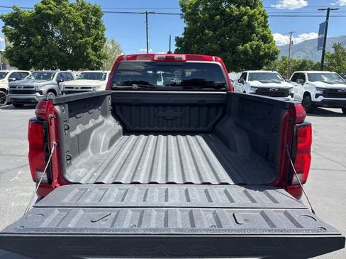 Used 2024 Chevrolet Colorado Z71 w/ Z71 Convenience Package 2 AWD/4WD image 11