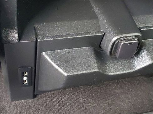 Used 2019 Ford F150 XLT w/ Trailer Tow Package image 12