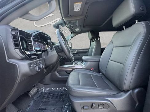 Used 2025 Chevrolet Silverado 3500 LTZ w/ LTZ Plus Package AWD/4WD image 19