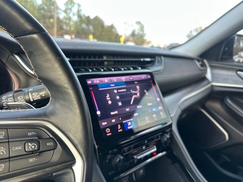 Used 2021 Jeep Grand Cherokee L Limited image 17