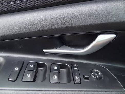 Used 2023 Hyundai Elantra SEL image 13