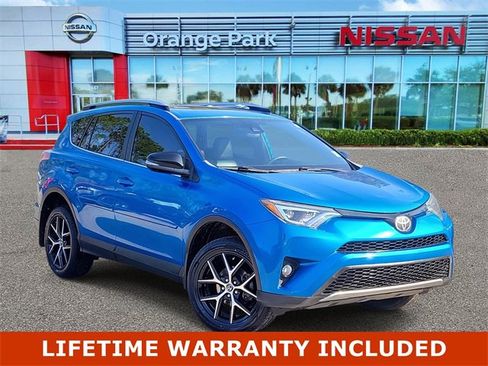 Used 2017 Toyota RAV4 SE image 1