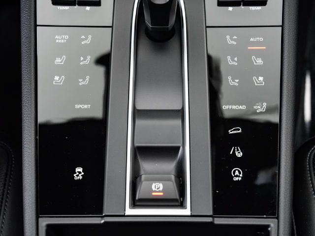 Certified 2026 Porsche Macan AWD/4WD image 20