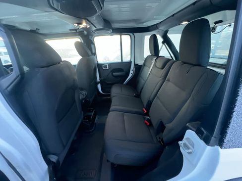 Used 2021 Jeep Wrangler Unlimited Sport image 23