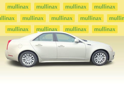 Used 2013 Cadillac CTS Luxury RWD image 2