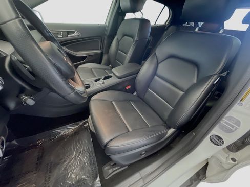 Used 2020 Mercedes-Benz GLA 250 w/ Premium Package image 12