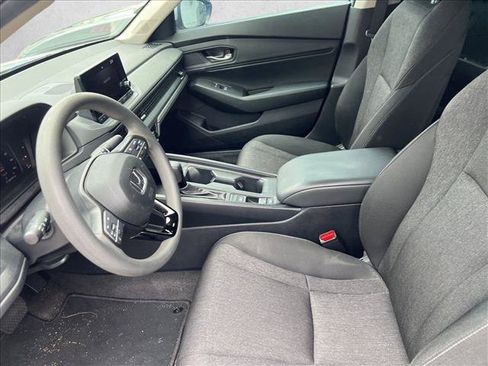 Used 2023 Honda Accord EX image 9