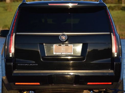 Used 2015 Cadillac Escalade Premium image 11