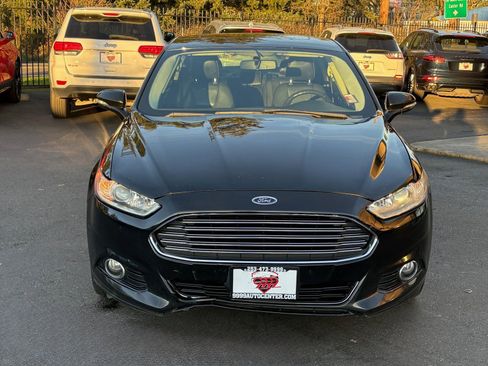 Used 2016 Ford Fusion Titanium image 3