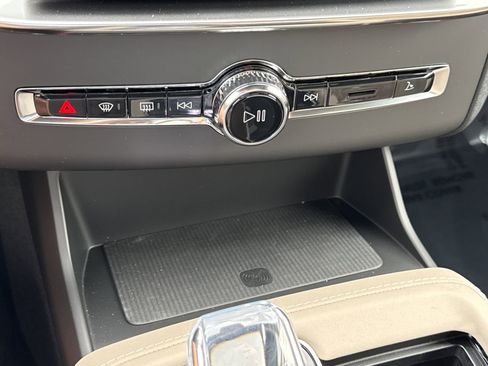 New 2026 Volvo XC90 B5 Plus w/ Protection Package image 31