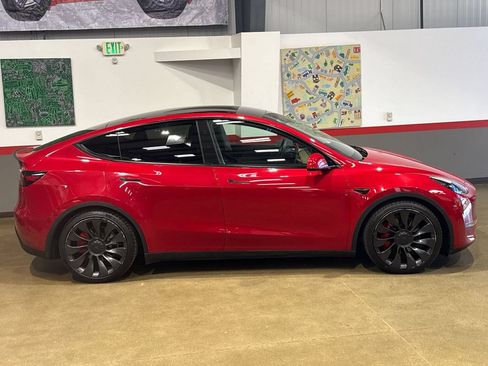 Used 2023 Tesla Model Y Performance AWD/4WD image 38