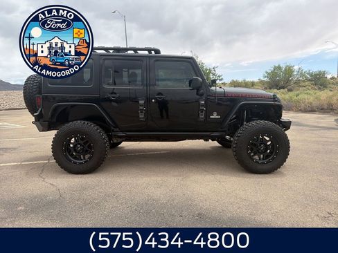 Used 2017 Jeep Wrangler Unlimited Rubicon AWD/4WD image 6