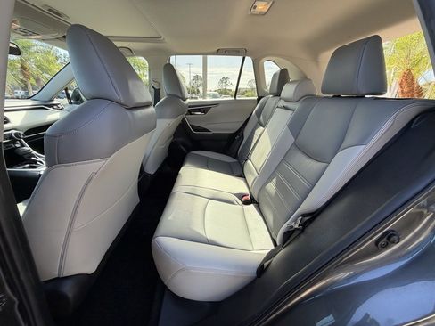 Used 2021 Toyota RAV4 XLE Premium image 27