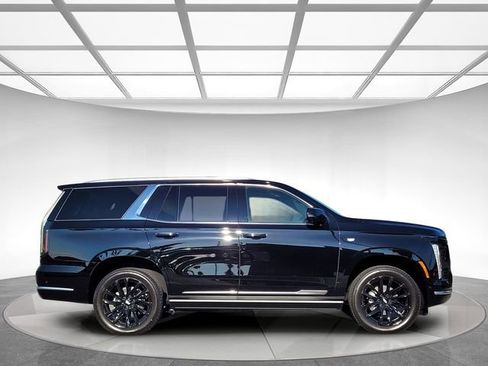 New 2025 Cadillac Escalade Premium Luxury image 4