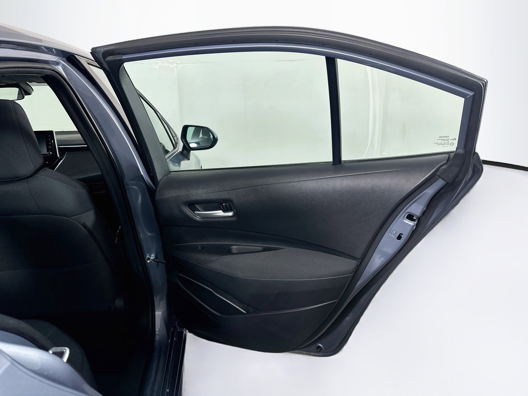 Used 2021 Toyota Corolla LE FWD image 28
