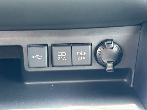 Used 2021 Toyota Highlander XSE FWD image 32
